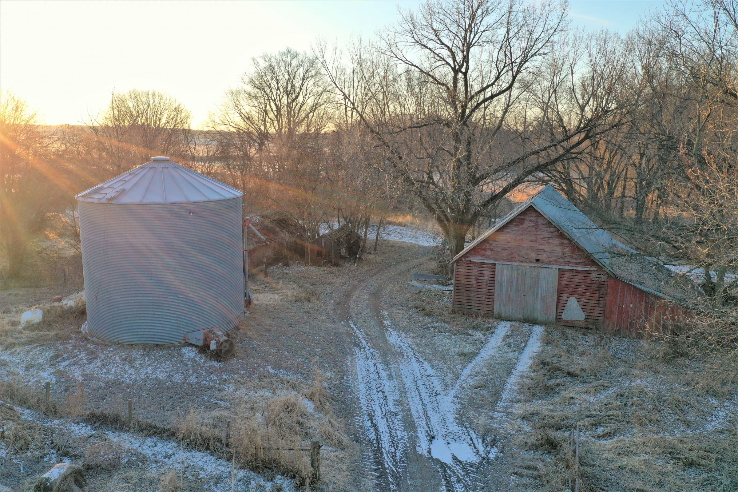 6,500-bushel steel grain storage bin in Guthrie Center, Iowa