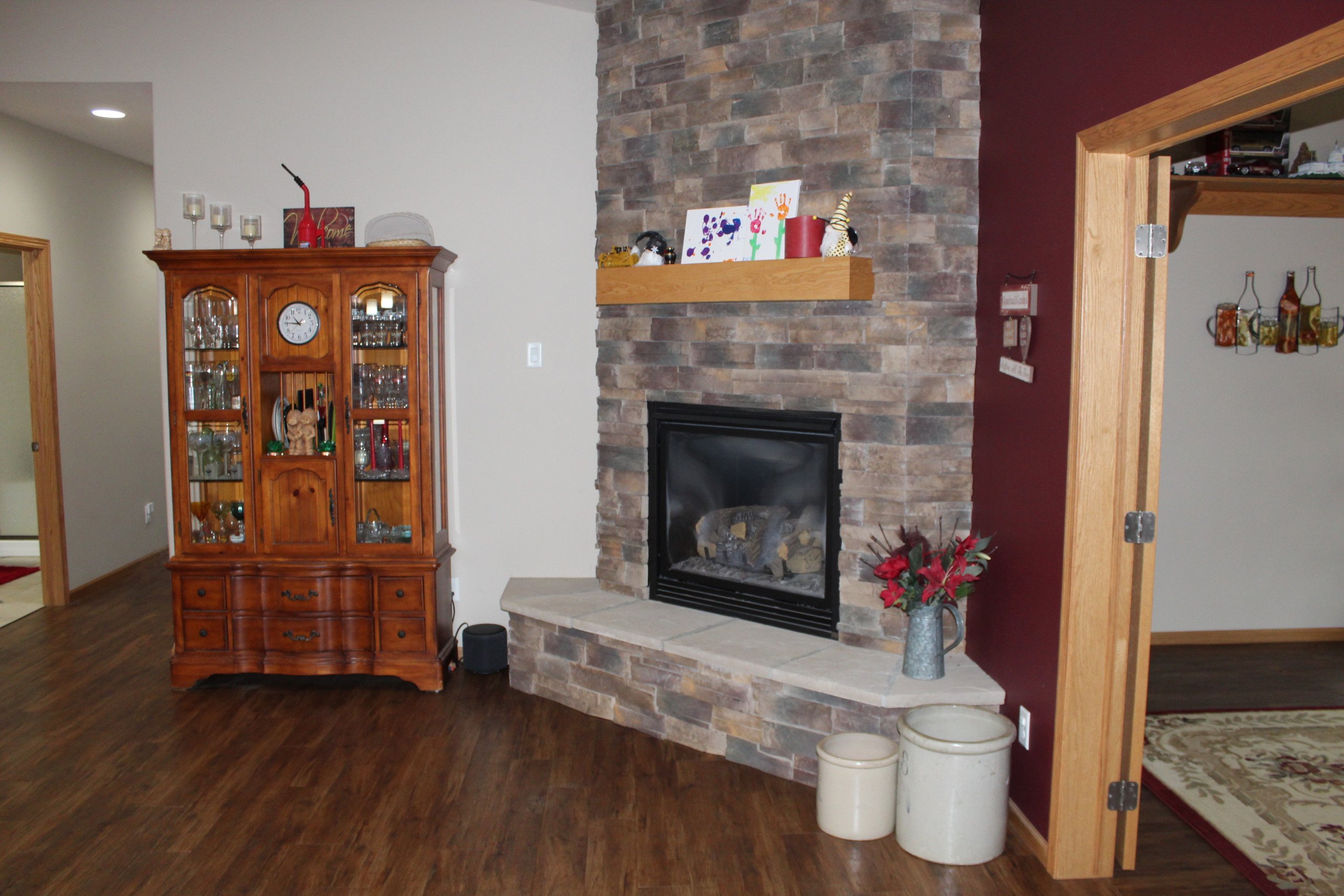 Eat-In Area and Gas Fireplace
