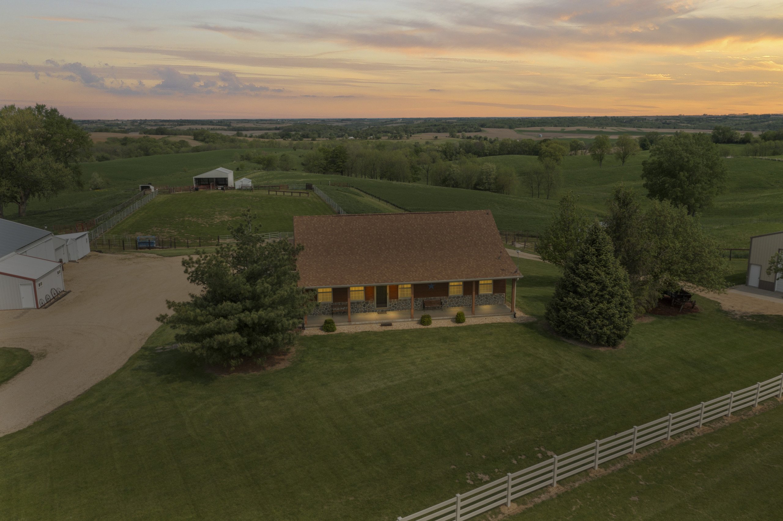 residential-jackson-county-iowa-22-acres-listing-number-16843-02-501 12890 150th St Drone-1.jpg
