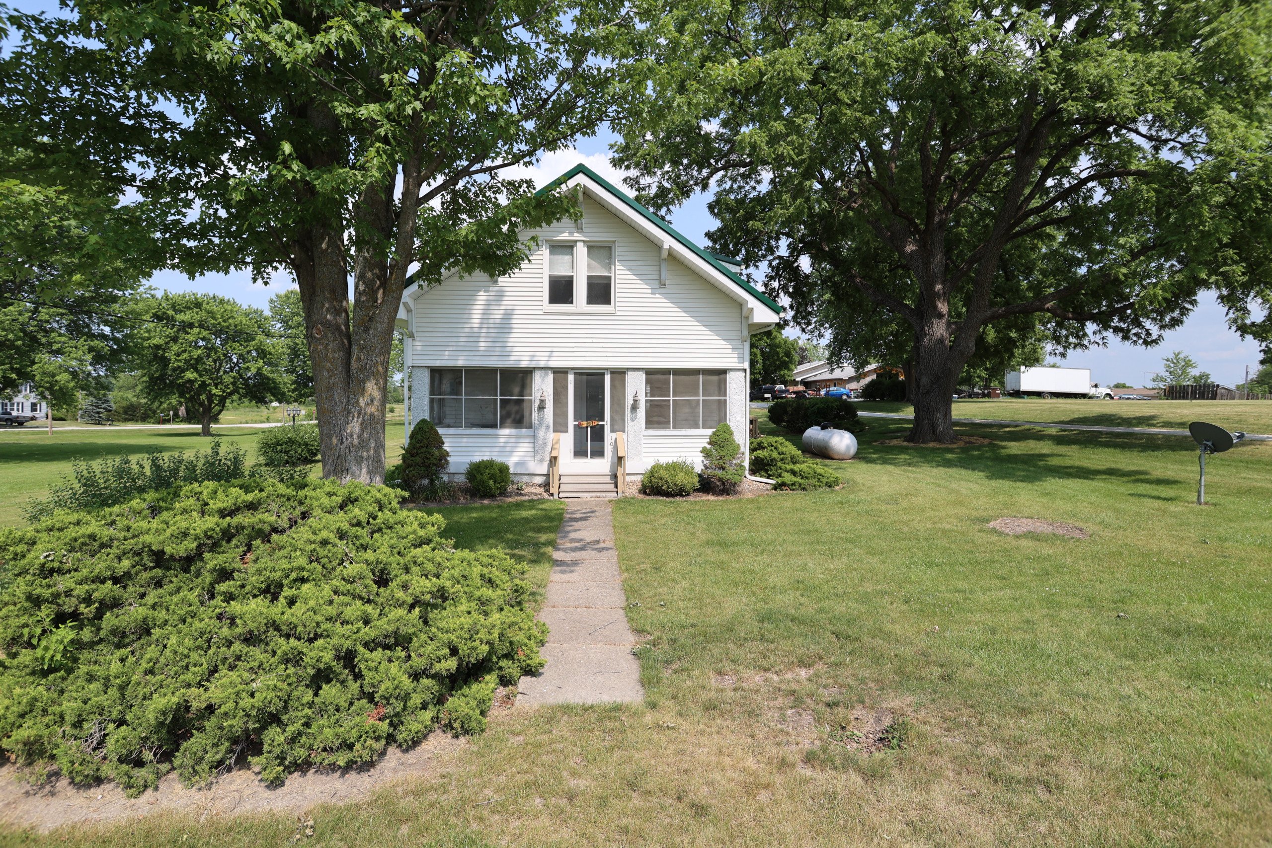 residential-decatur-county-iowa-2-acres-listing-number-16911-3D8A0935-2.jpg